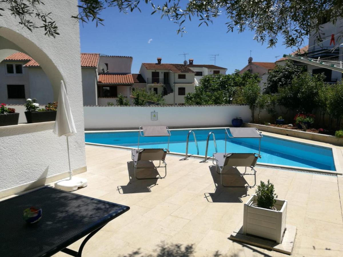 Ferienhaus Bozena Appartment 1 Vrsar Bagian luar foto